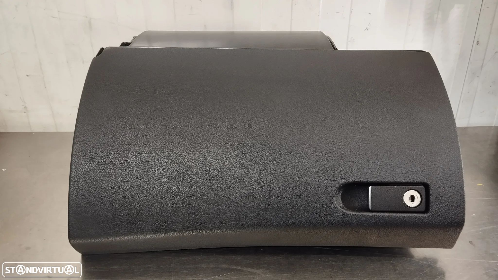 PORTA LUVAS MERCEDES CLASSE C W204 REF. A2046803391 - 1