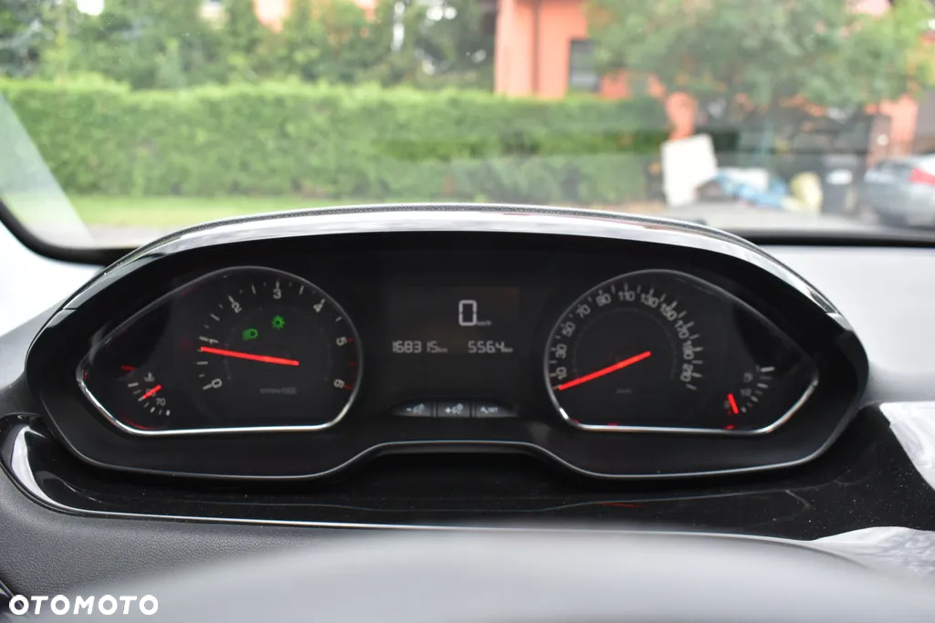 Peugeot 208 - 14