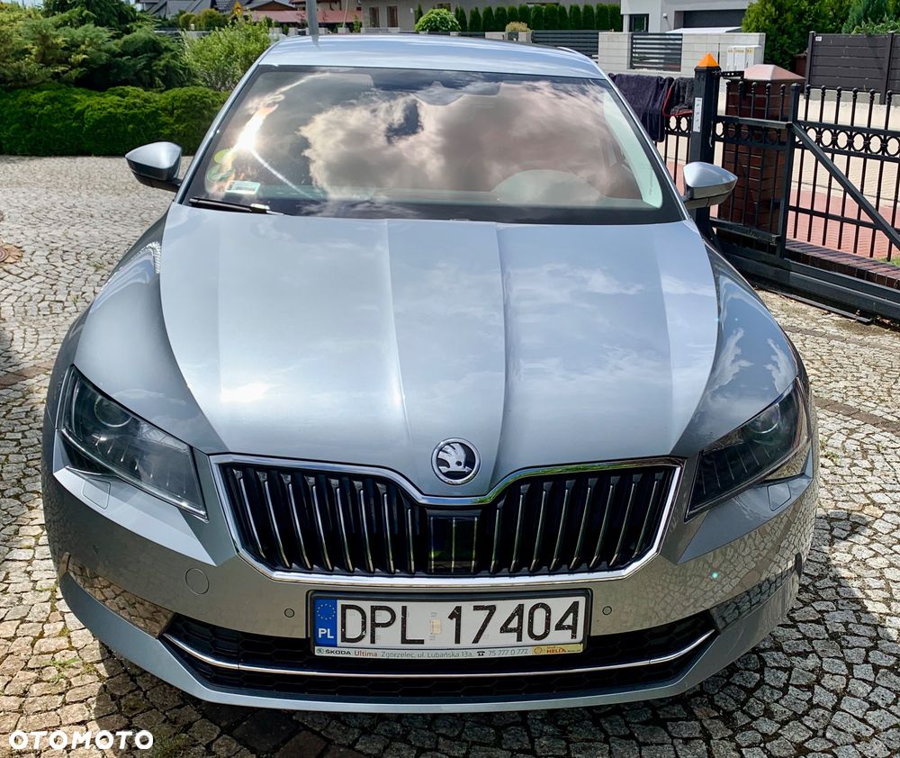 Skoda Superb 2.0 TDI L&K DSG - 1