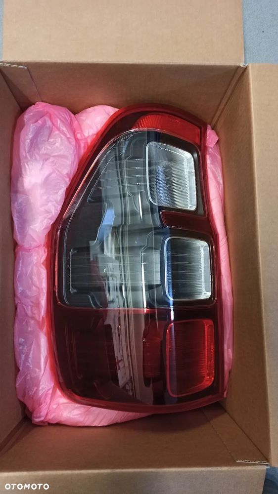 Lampy Tył Ford Ranger 2011- kpl. Promocja - 4