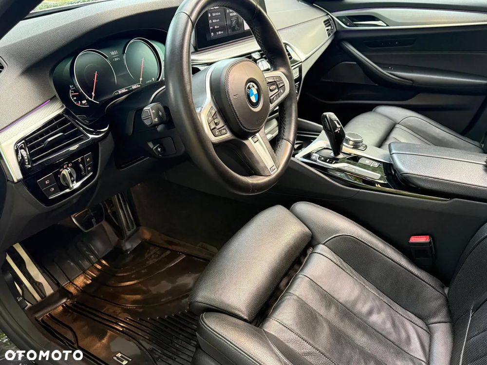 BMW Seria 5 520d xDrive - 10