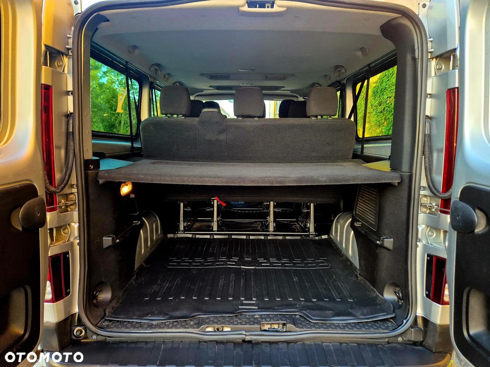 Renault Trafic 2.0 dCi - 12