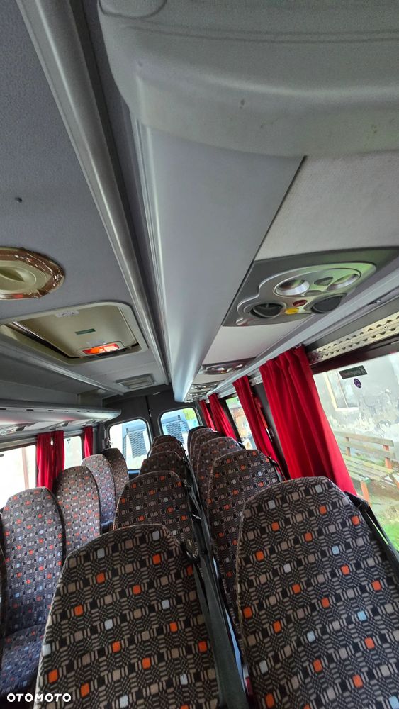 Mercedes-Benz Sprinter - 5