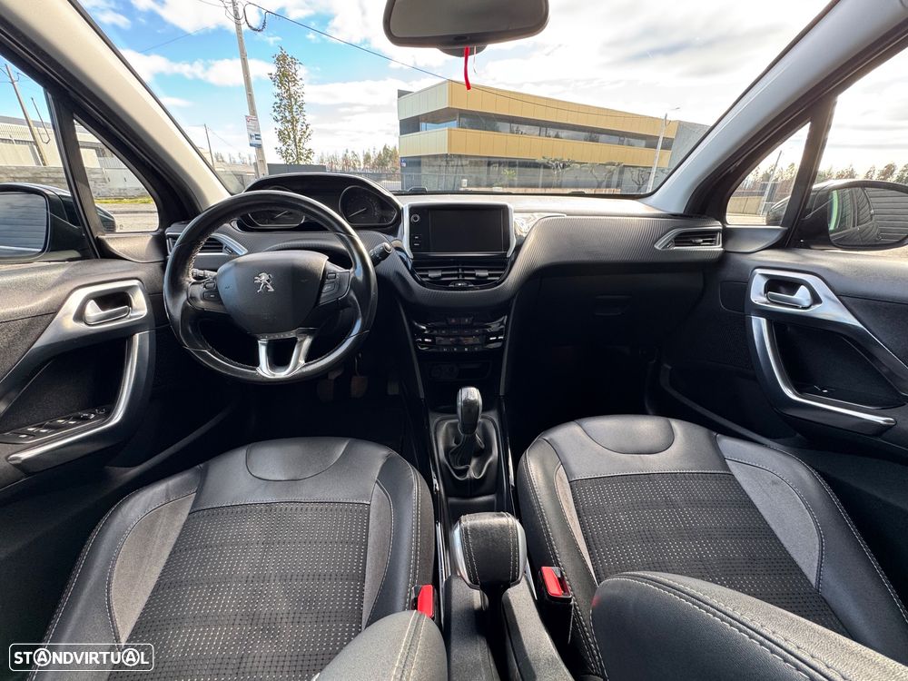 Peugeot 2008 1.2 PureTech Allure - 11