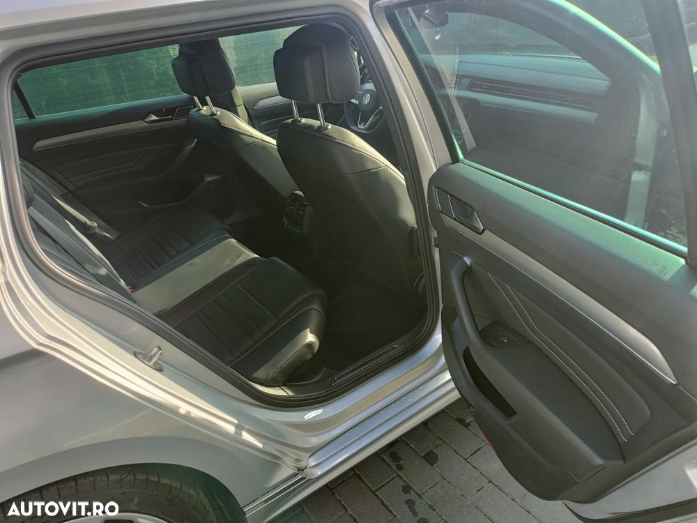Volkswagen Passat Variant 2.0 TDI 4Mot DSG Highline - 24