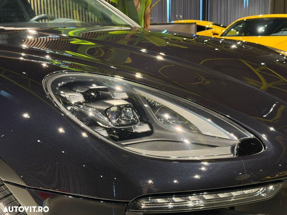 Porsche Macan Standard - 40