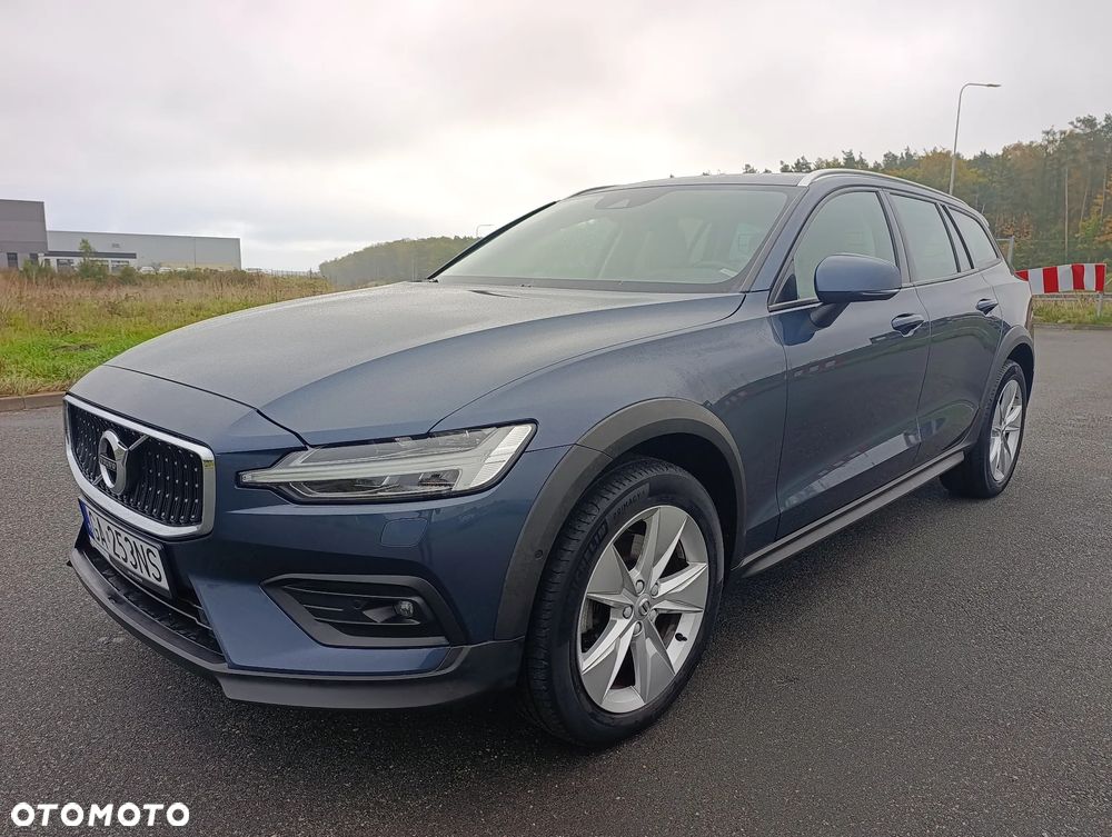 Volvo V60 Cross Country - 9
