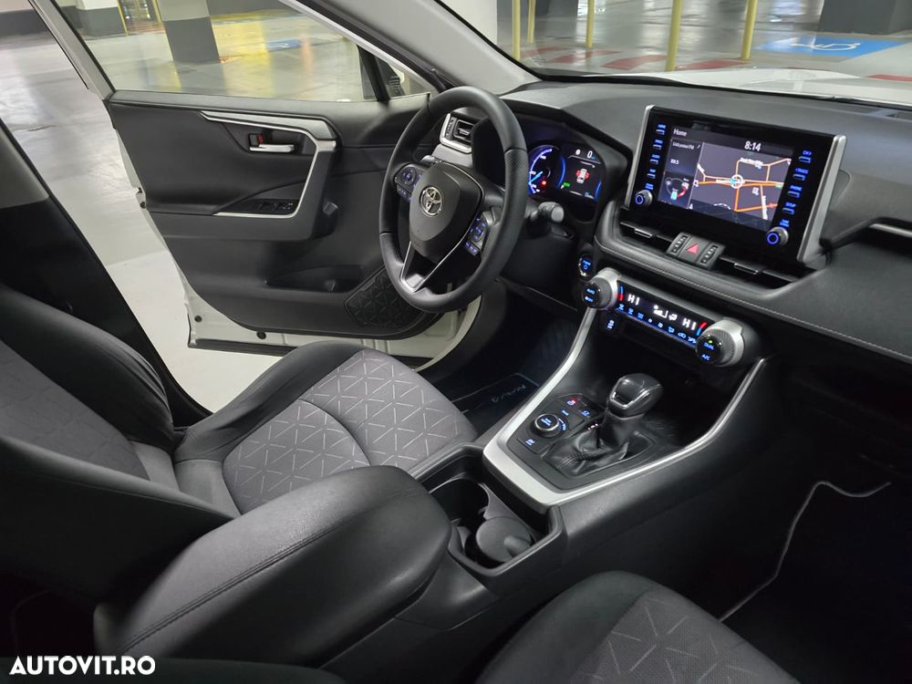 Toyota RAV4 - 6