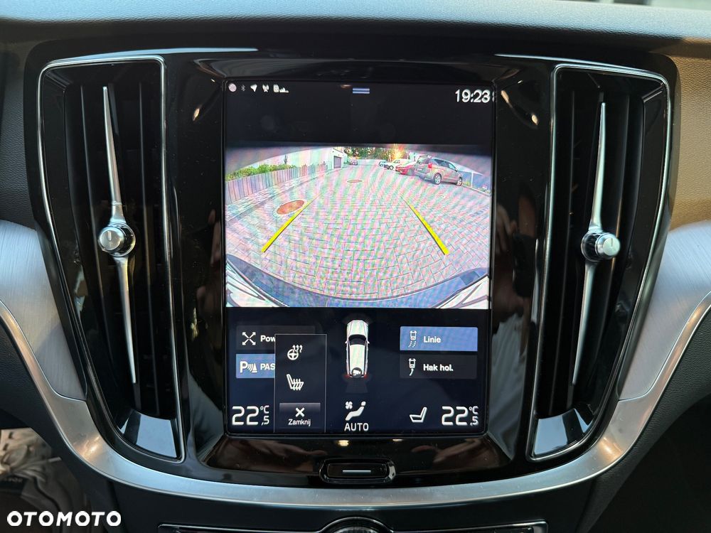 Volvo V60 D4 Momentum Pro - 19