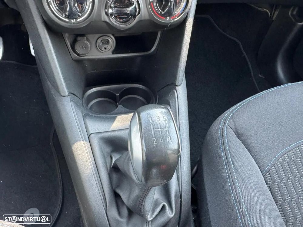 Peugeot 208 - 28