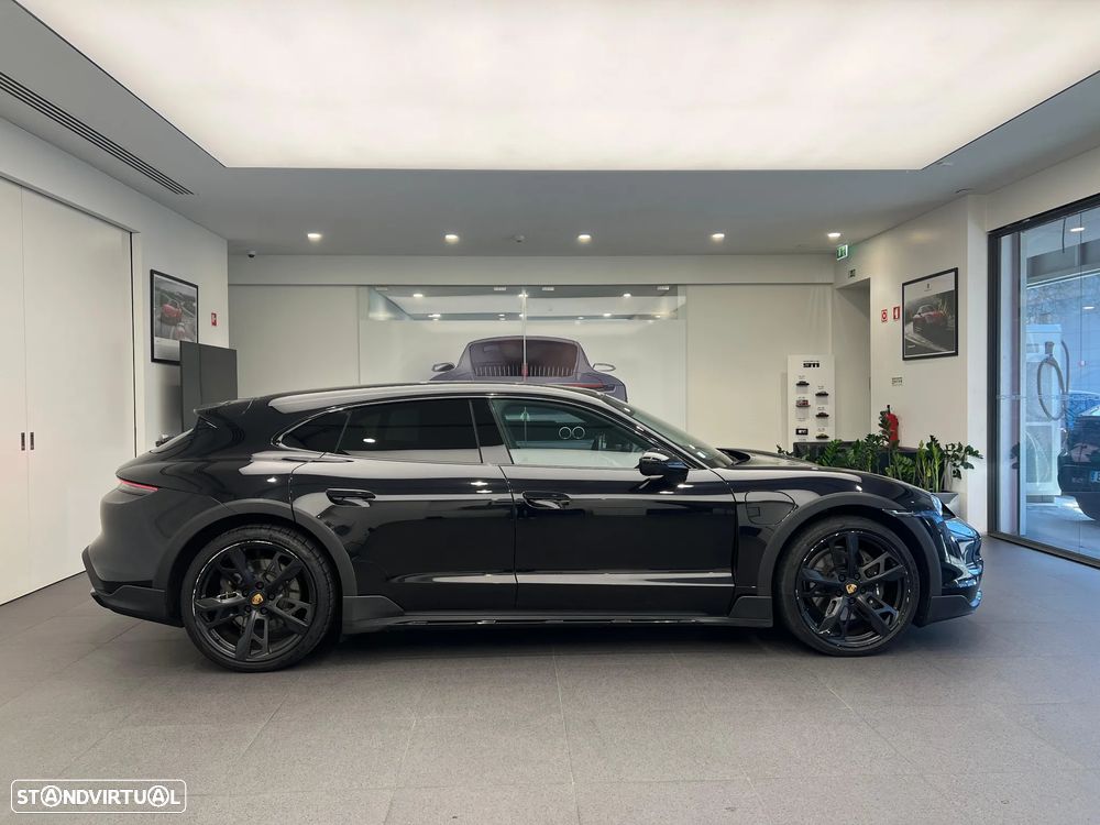 Porsche Taycan Cross Turismo 4 - 10