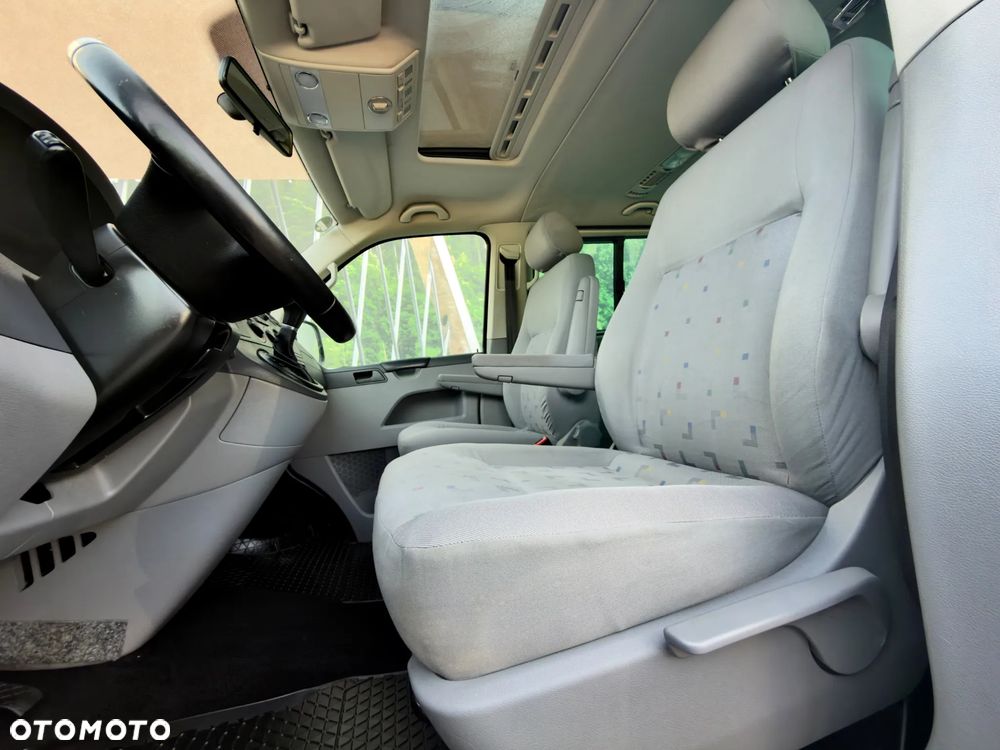 Volkswagen Caravelle - 35