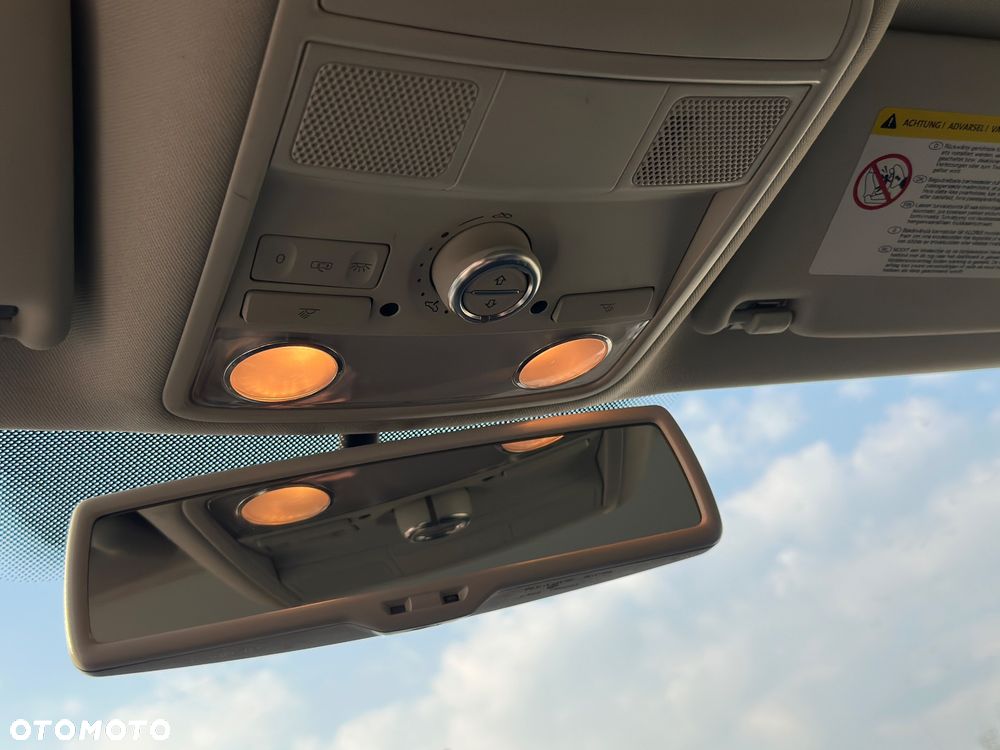 Volkswagen Passat 1.6 TDI BlueMotion Technology Comfortline - 16