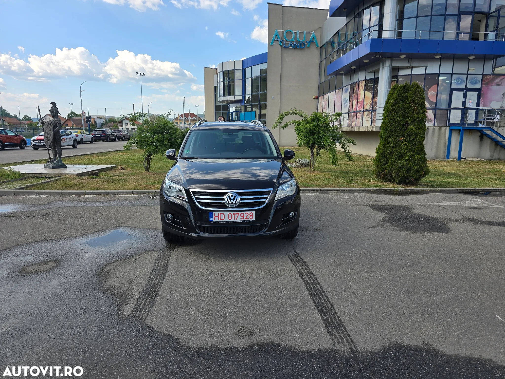 Volkswagen Tiguan - 2