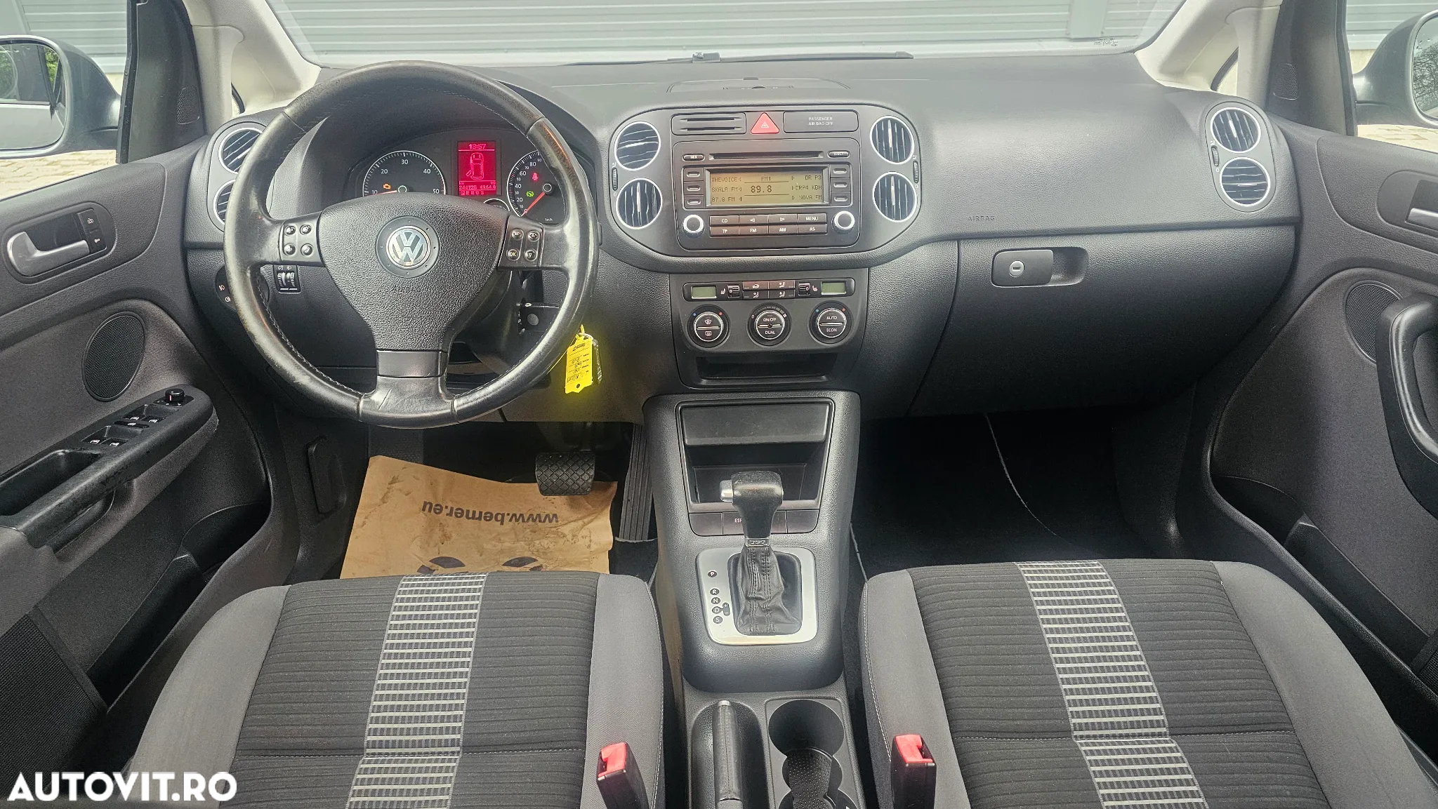 Volkswagen Golf Plus 1.9 TDI Comfortline DPF DSG - 19