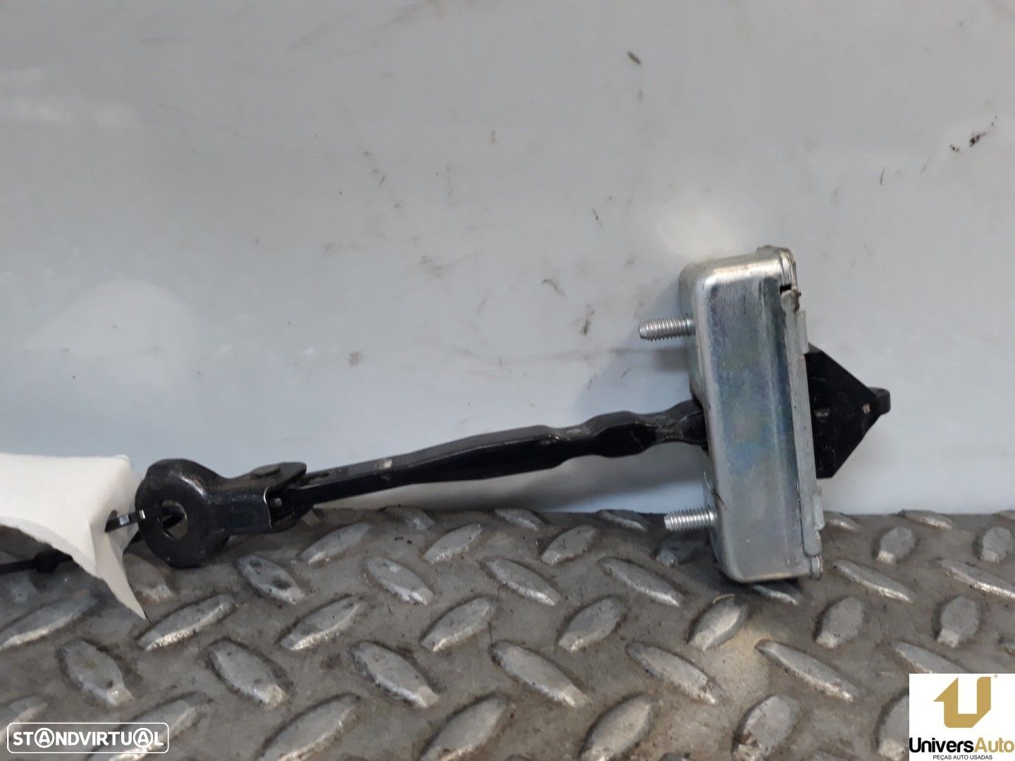 LIMITADOR DE PORTA D.I. MAZDA 6 SEDÁN - 1