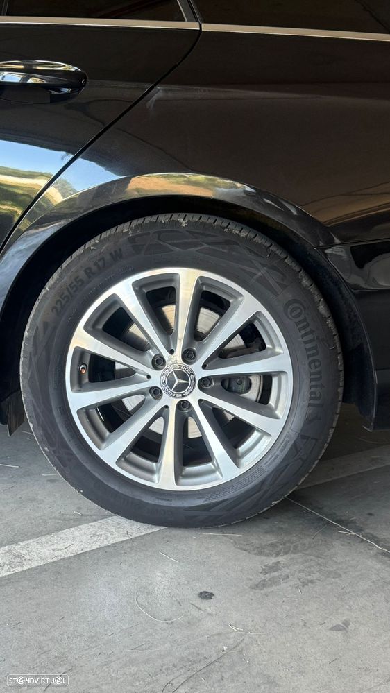 Mercedes-Benz E 220 d 4Matic 9G-TRONIC Avantgarde - 4