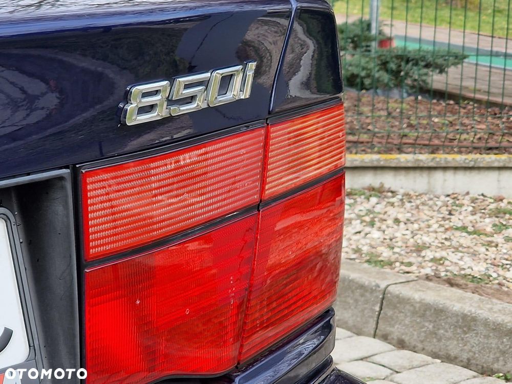 BMW Seria 8 - 18