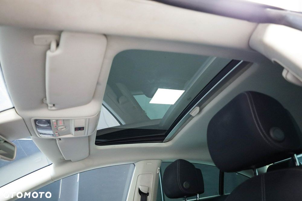 Volkswagen Passat CC - 18