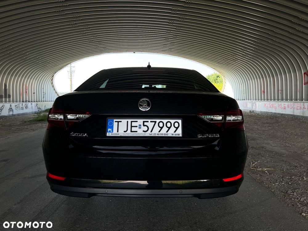 Skoda Superb 2.0 TSI Active DSG - 9