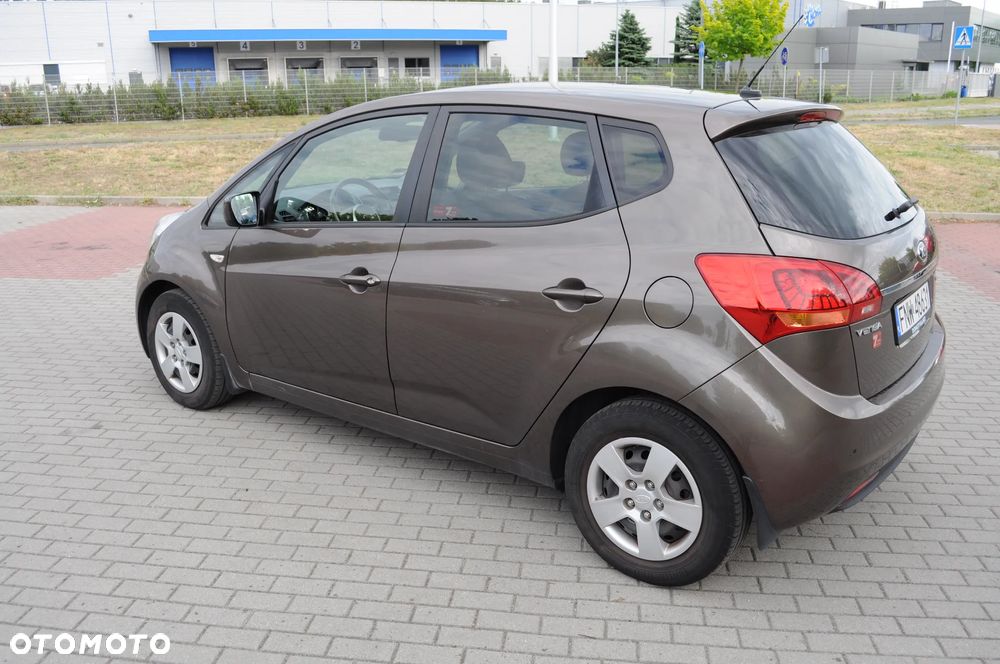 Kia Venga - 4