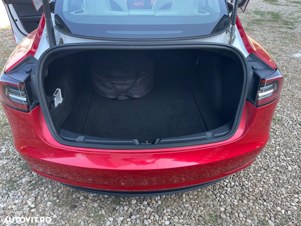 Tesla Model 3 - 11