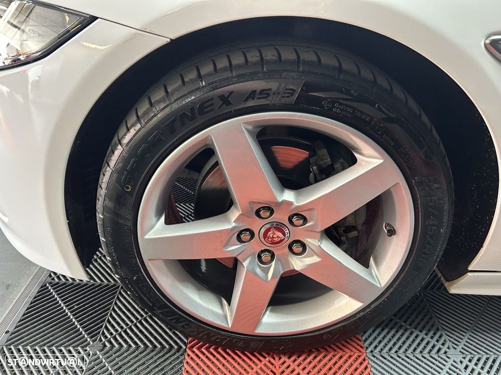 Jaguar XE 2.0 D R-Sport Aut. - 16