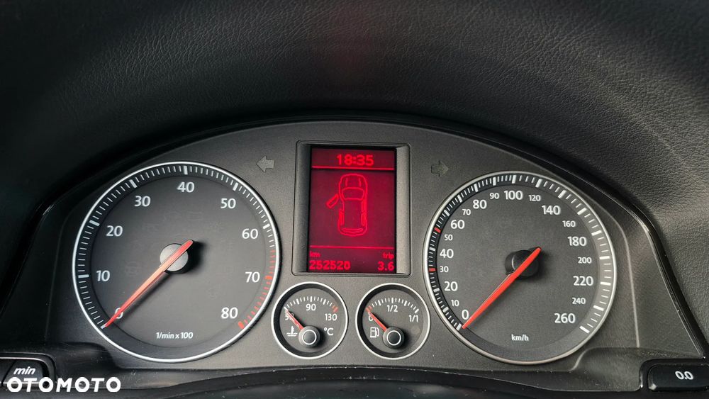 Volkswagen Golf 2.0 FSI Sportline - 13