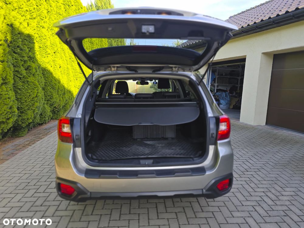 Subaru Legacy 2.5i Comfort Navi - 8