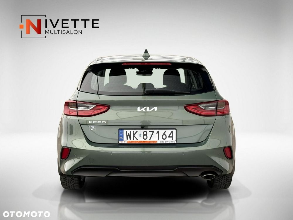 Kia Ceed - 10