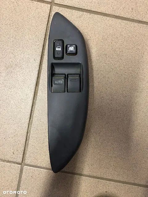 PANEL PRZEŁĄCZNIK SZYB TOYOTA YARIS I - 1