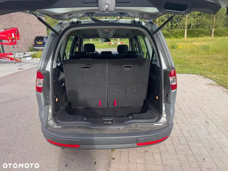 Ford Galaxy 2.0 Ghia - 10