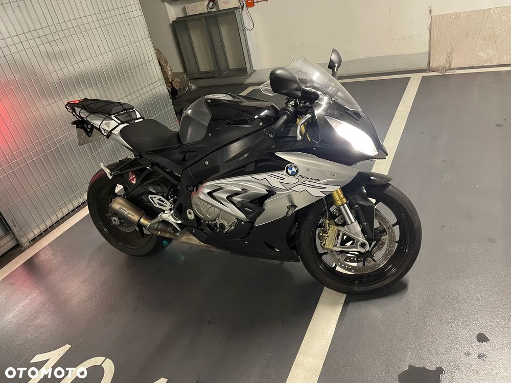 BMW S - 4
