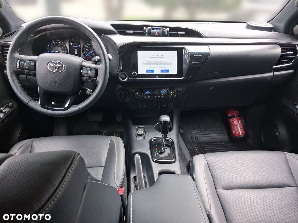 Toyota Hilux 2.8 D-4D mHEV Double Cab Invincible 4x4 - 11