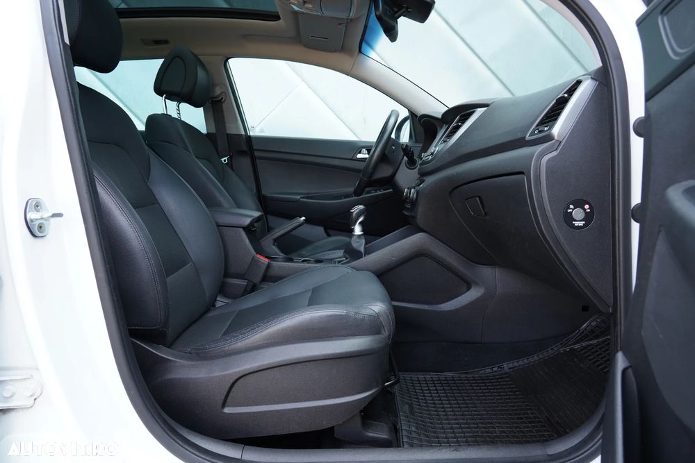 Hyundai Tucson blue 1.7 CRDi 2WD Style - 12