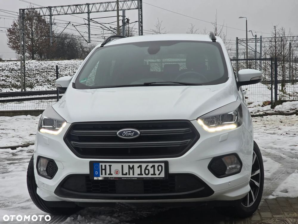 Ford Kuga 1.5 EcoBoost 2x4 ST-Line - 4