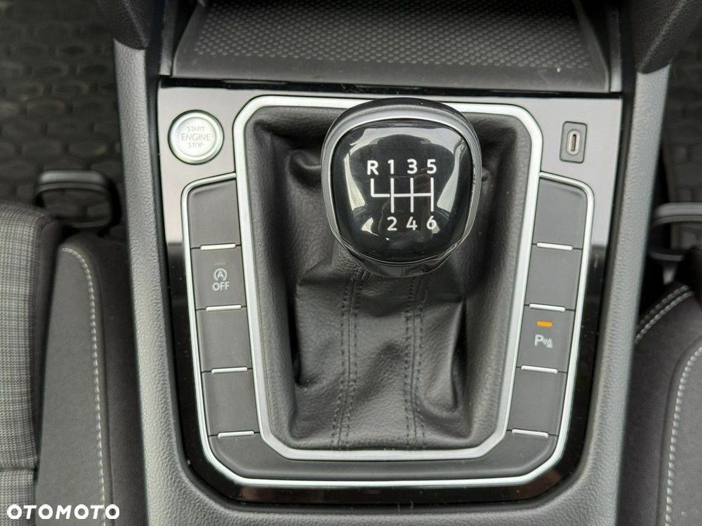 Volkswagen Passat 2.0 TDI EVO Business - 19