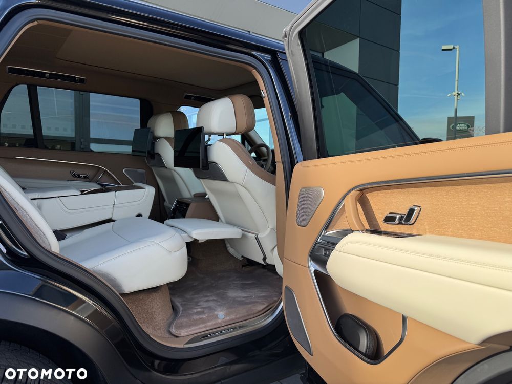 Land Rover Range Rover 4.4 V8 P535 LWB SV - 31