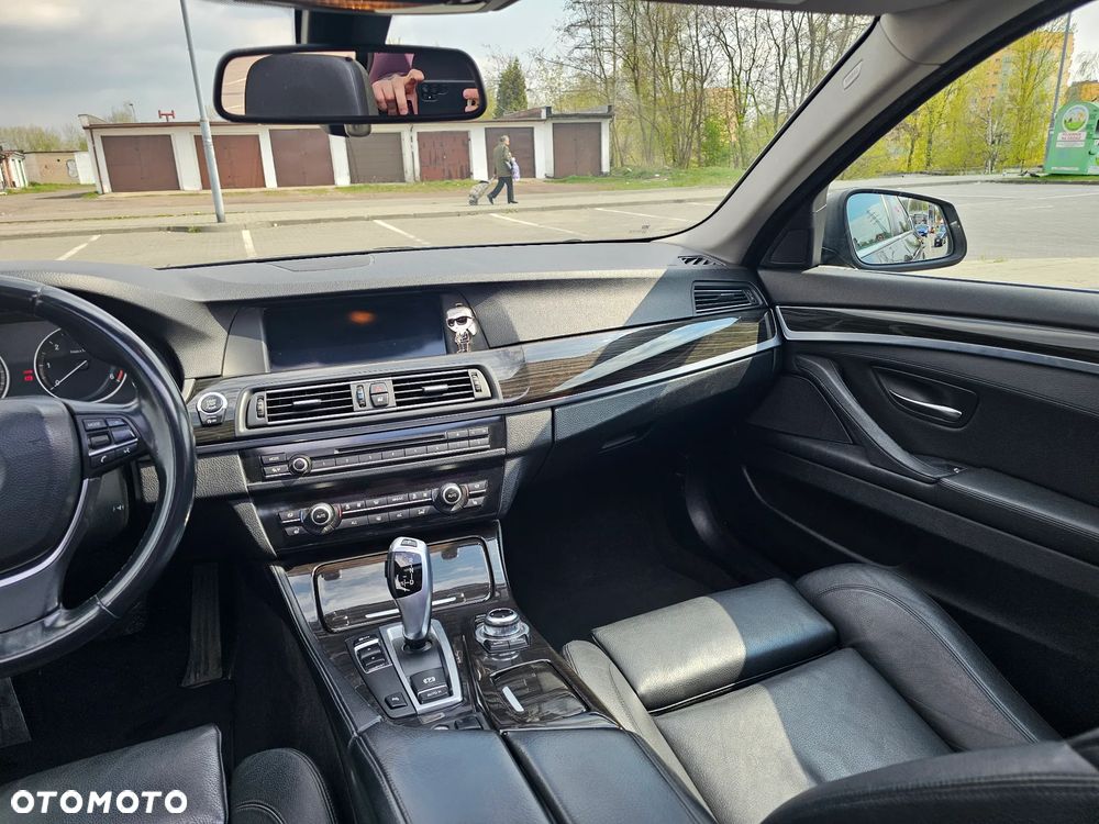 BMW Seria 5 520d xDrive - 2