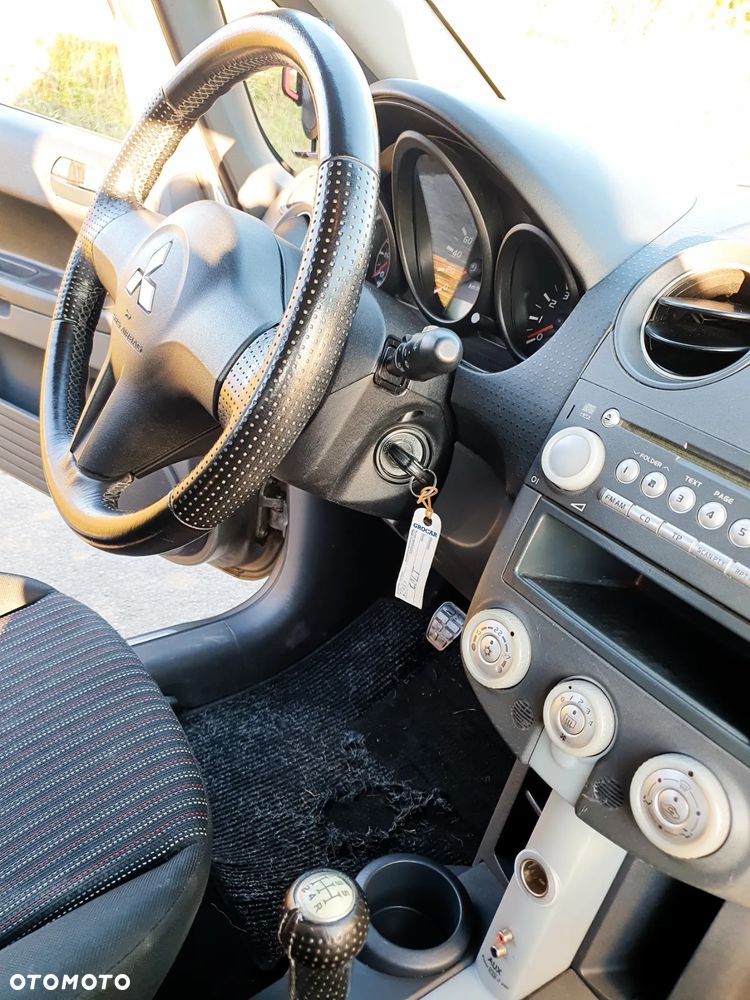 Mitsubishi Colt - 12