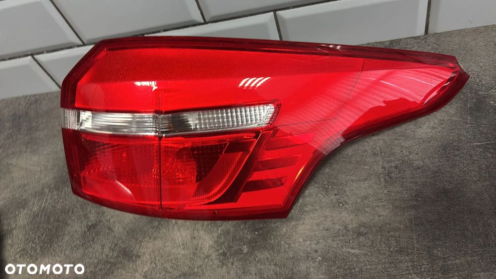 Ford Focus Mk3 Lift lampa Tylna Prawa    (147/2) - 1