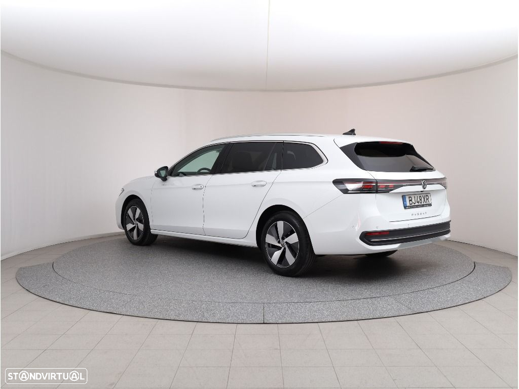 VW Passat Variant 2.0 TDi Business DSG - 9