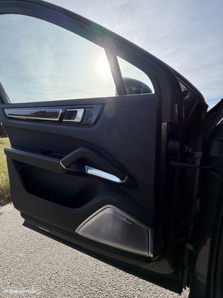 Porsche Cayenne Coupé Turbo S E-Hybrid Tiptronic S - 32