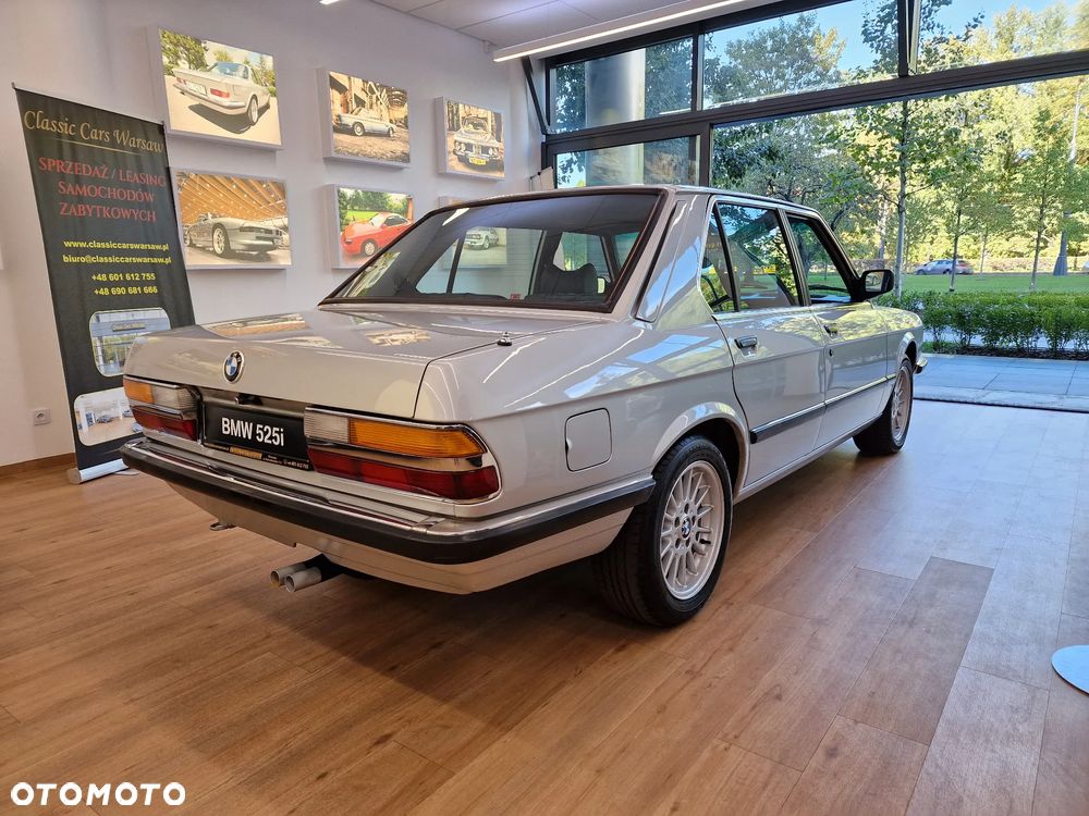 BMW Seria 5 520i - 12