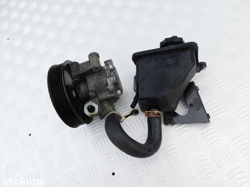 Mercedes Sprinter 906 1.8 benzyna pompa wspomagania + zbiorniczek ORYG