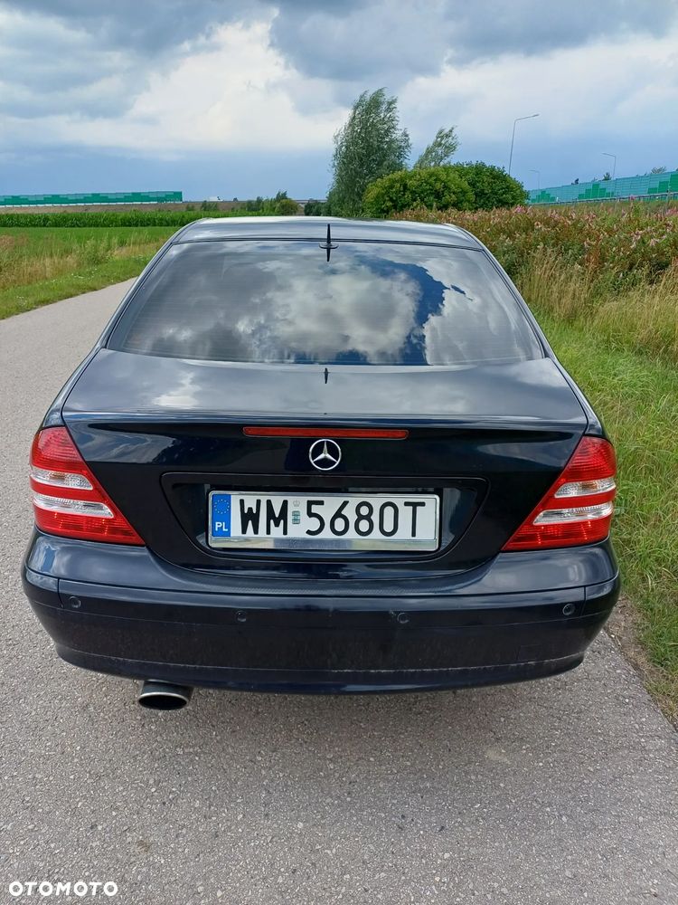 Mercedes-Benz Klasa C 180 Kompressor Automatik Avantgarde Sport Edition - 6