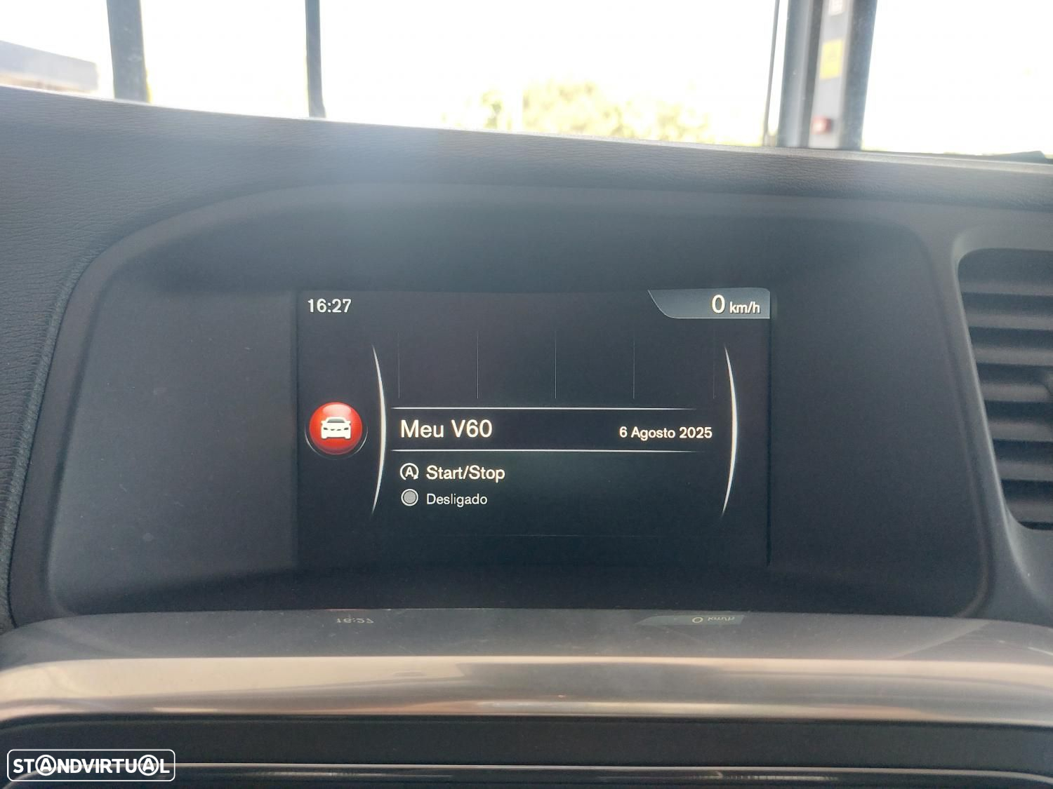 Volvo V60 2.0 D2 Momentum - 25