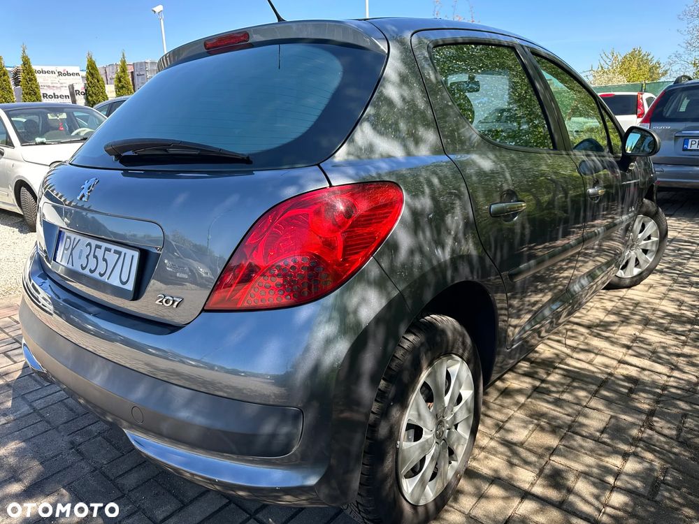 Peugeot 207 75 Urban Move - 11