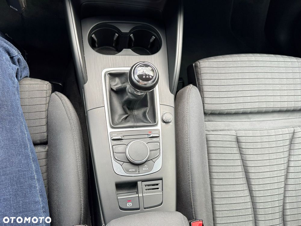 Audi A3 Sportback 2.0 TDI design - 29
