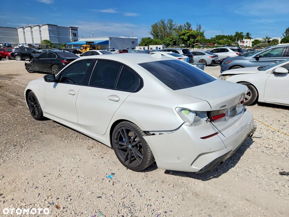 BMW Seria 3 330i xDrive - 4